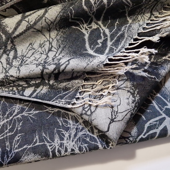 Large cotton scarf/wrap - Picture 3 of 4